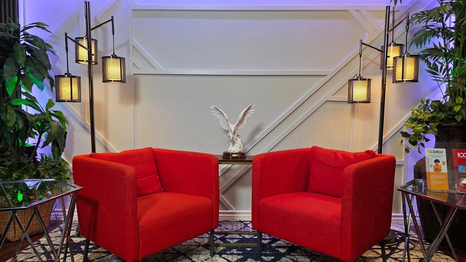 The Quantum Panel set: geometric wall with lounge seating
